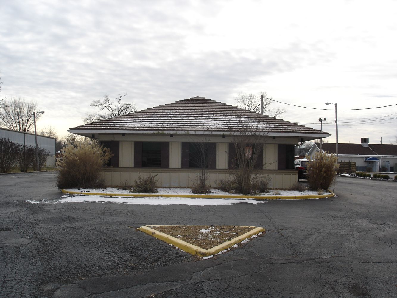 613 E Main St, Carbondale, IL 62901